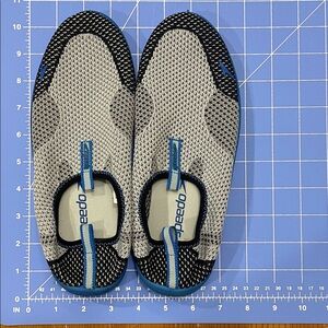 🍉 Speedo Kids Water Shoes - Black and Gray